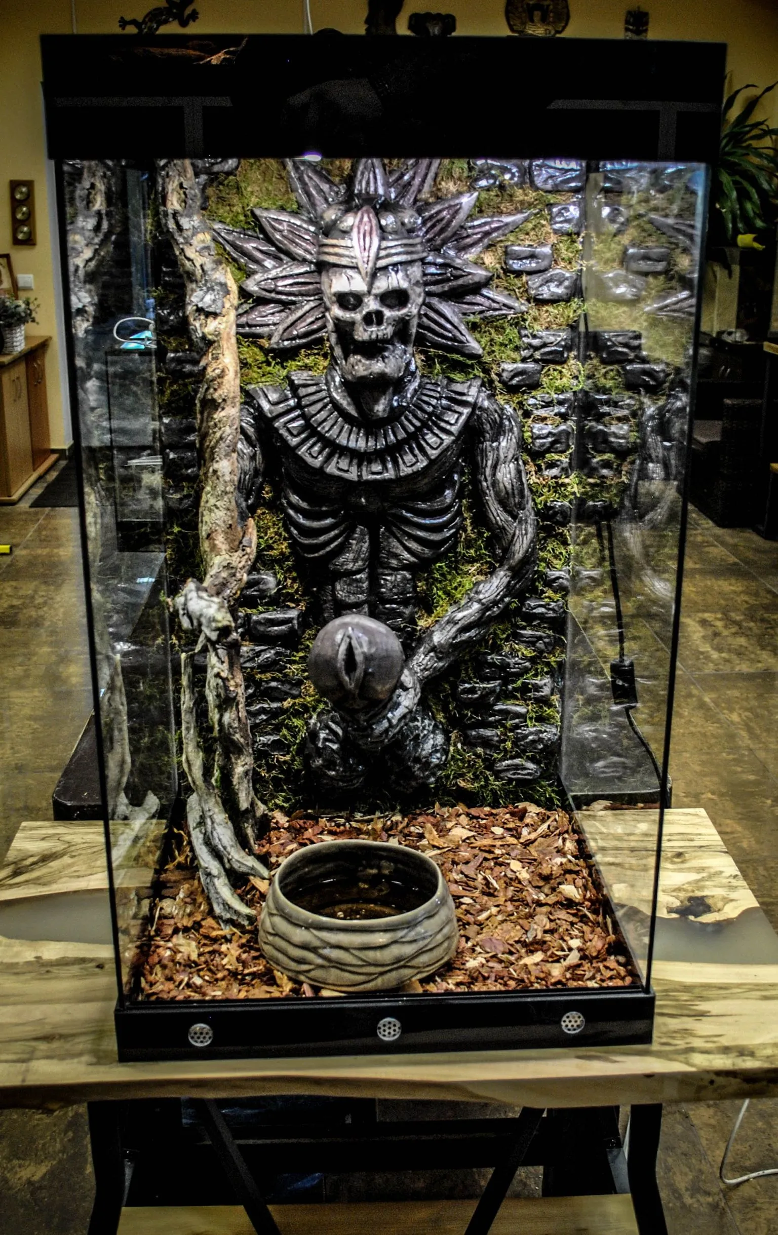 21349 tarantula tower security